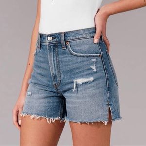 NWOT Abercrombie & Fitch High Rise 4” Shorts